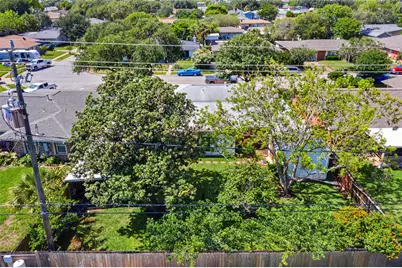 7213 Youpon Drive, Galveston, TX 77551 - Photo 32