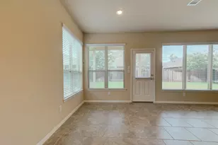 8810 Alicia Dr, Tomball, TX 77375 - Photo 12