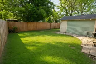 911 Kemp St, Boling, TX 77420 - Photo 22