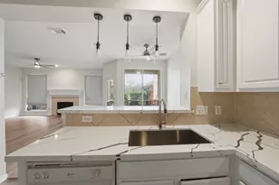 2110 Ridge Wood Ln, Sugar Land, TX 77479 - Photo 10