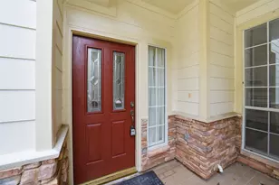 2110 Ridge Wood Ln, Sugar Land, TX 77479 - Photo 2