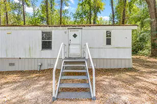 717 Hayman St, Huntsville, TX 77340 - Photo 1