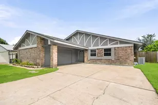 830 Seacliff Dr, Houston, TX 77062 - Photo 1