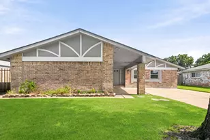 830 Seacliff Dr, Houston, TX 77062 - Photo 2