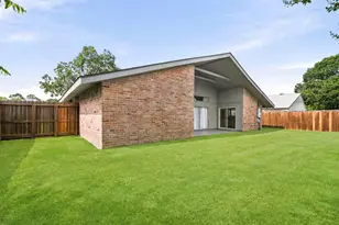 830 Seacliff Dr, Houston, TX 77062 - Photo 18