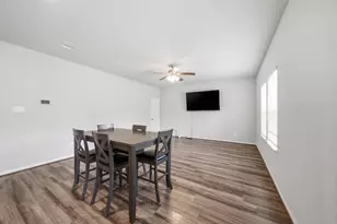 1812 Kingsford Prairie Ct, Pearland, TX 77089 - Photo 4