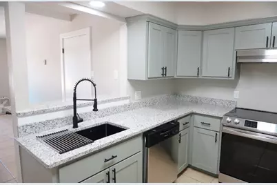 218 S Pruett #218, Baytown, TX 77520 - Photo 4