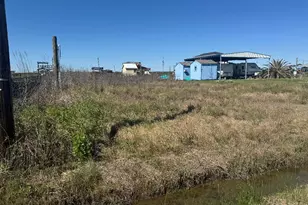 1455 Mabry St, Gilchrist, TX 77617 - Photo 1