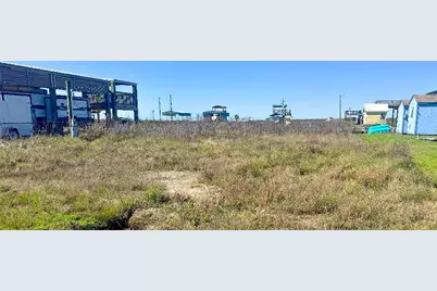 1455 Mabry Street, Gilchrist, TX 77617 - Photo 4