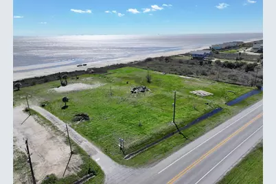 1218 Highway 87 Highway, Gilchrist, TX 77617 - Photo 4