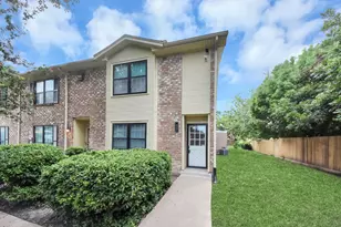 6710 Biggs Ct, Houston, TX 77061 - Photo 6