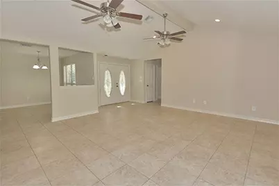 81 Yewleaf, The Woodlands, TX 77381 - Photo 4