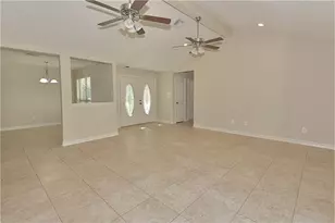 81 Yewleaf, The Woodlands, TX 77381 - Photo 4