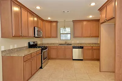 81 Yewleaf, The Woodlands, TX 77381 - Photo 8