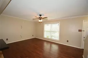 9323 Westwood Village Dr, Houston, TX 77036 - Photo 2