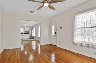 1904 E Crockett St, San Antonio, TX 78202 - Photo 8