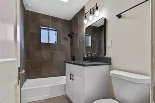 1904 E Crockett St, San Antonio, TX 78202 - Photo 4