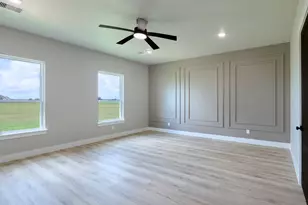 565 Longhorn Trail, Angleton, TX 77515 - Photo 16