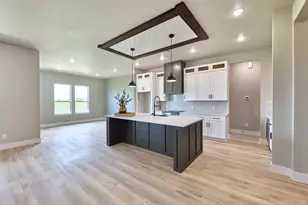 565 Longhorn Trail, Angleton, TX 77515 - Photo 8