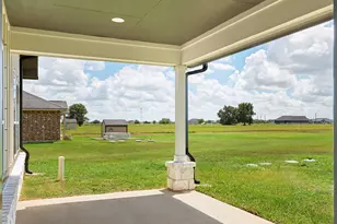 565 Longhorn Trail, Angleton, TX 77515 - Photo 32