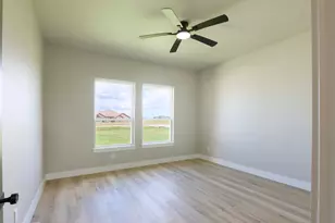 565 Longhorn Trail, Angleton, TX 77515 - Photo 26