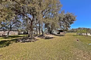 8835 Escondido St, Alvin, TX 77511 - Photo 12