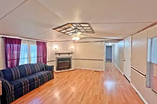 8835 Escondido St, Alvin, TX 77511 - Photo 2