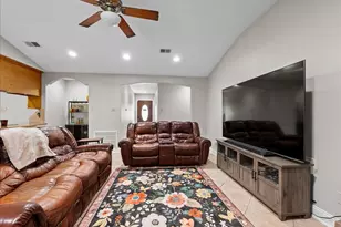 10122 Laurie Ln, Highlands, TX 77562 - Photo 8