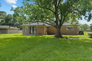 10122 Laurie Ln, Highlands, TX 77562 - Photo 32