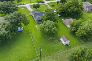 10122 Laurie Ln, Highlands, TX 77562 - Photo 36