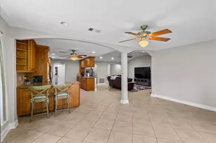 10122 Laurie Ln, Highlands, TX 77562 - Photo 14