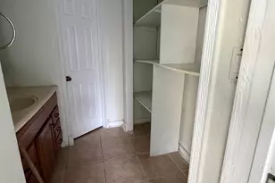 601 Harding St, Baytown, TX 77520 - Photo 8