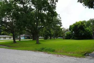 2606 N Houston Drive, La Marque, TX 77568 - Photo 4