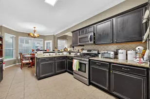 8027 Aspen Ct, Baytown, TX 77523 - Photo 10