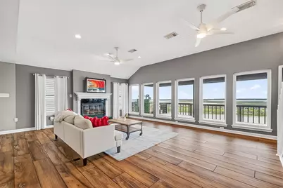 925 Bonita Street, Bayou Vista, TX 77563 - Photo 2