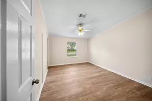 651 Cedar Point Dr, Livingston, TX 77351 - Photo 18