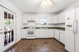 1419 S Durant St, Alvin, TX 77511 - Photo 24