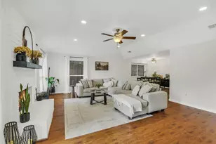 3327 Honey Creek Dr, Houston, TX 77082 - Photo 14