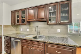 3327 Honey Creek Dr, Houston, TX 77082 - Photo 10