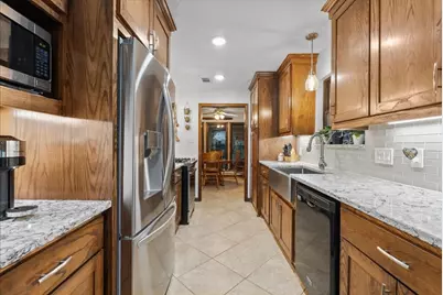 1810 Hunt Drive, Friendswood, TX 77546 - Photo 22