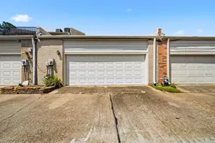 1746 S Gessner, Houston, TX 77063 - Photo 24