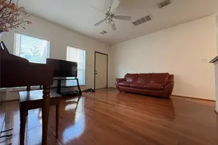 2241 Naomi St, Houston, TX 77054 - Photo 2