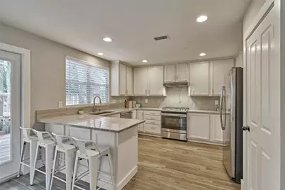 38 E Gaslight Place, The Woodlands, TX 77382 - Photo 14
