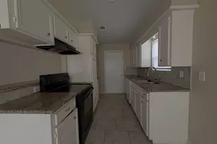 4614 27th St, Dickinson, TX 77539 - Photo 8