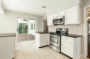 3042 Pecan Point Dr, Sugar Land, TX 77478 - Photo 16