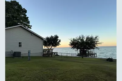 102 Bridgelanding, Onalaska, TX 77360 - Photo 8