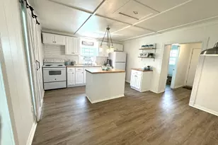 302 2nd St, Palacios, TX 77465 - Photo 22