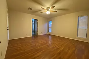 1221 Shadowlake Dr, Sealy, TX 77474 - Photo 8