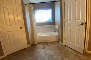 1221 Shadowlake Dr, Sealy, TX 77474 - Photo 10