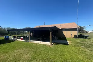 1904 Dodge Ln, Wallis, TX 77485 - Photo 4